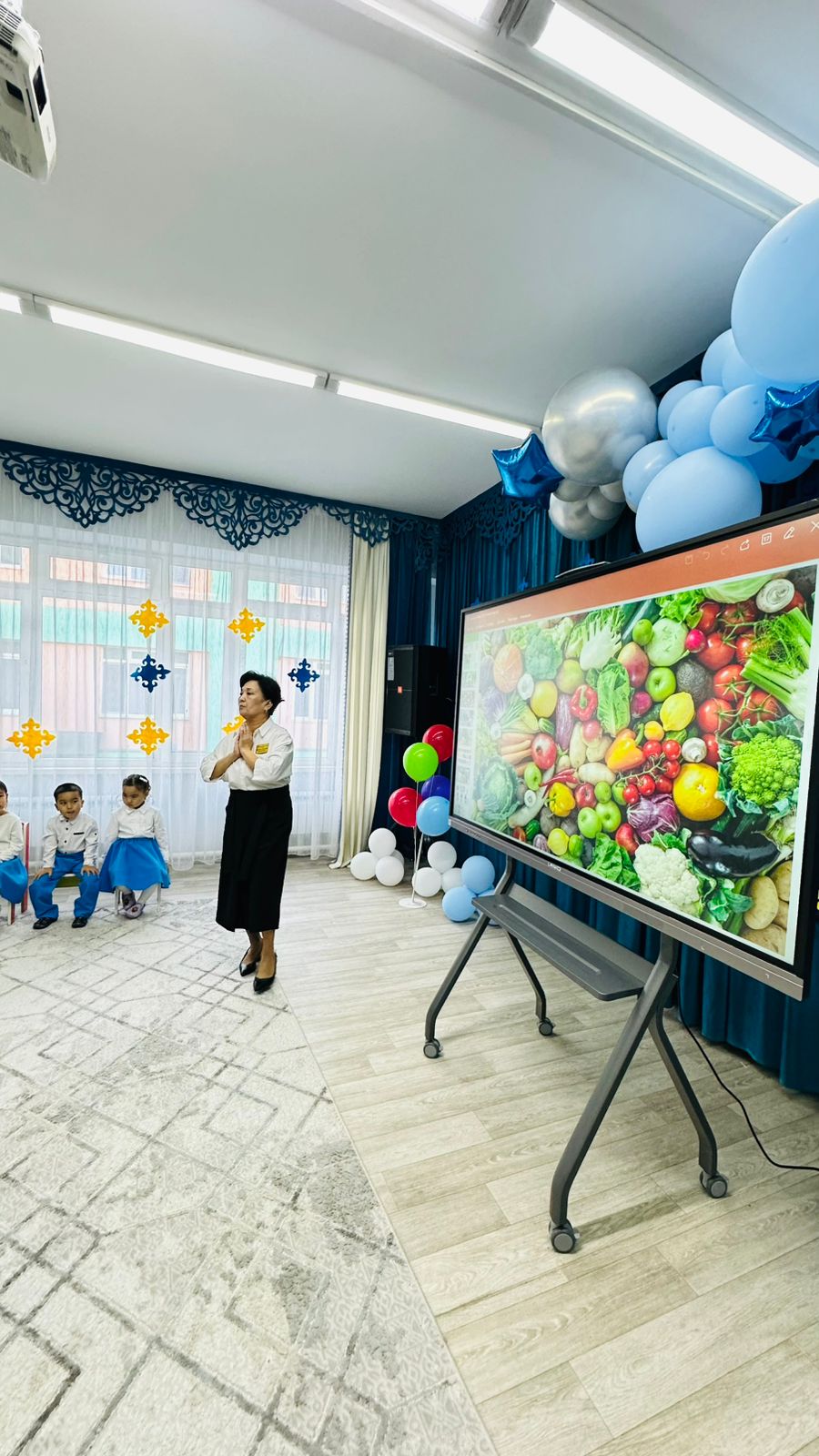 "Жұлдыз " ересек тобы  Тақырыбы: Дәрумендер пайдасы